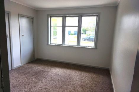 Photo of property in 32 Fruitvale Road, New Lynn, Auckland, 0600