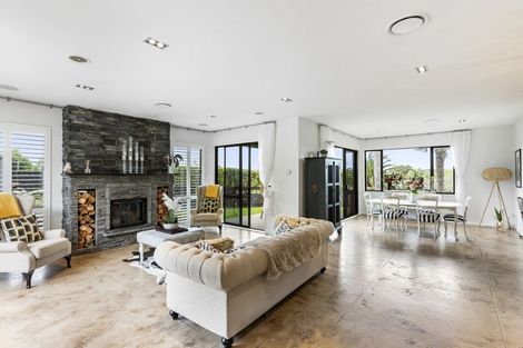 Photo of property in 14 Jenny Lane, Waiuku, 2123