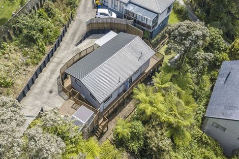 Photo of property in 1/6 Glen Vista Place, Bayview, Auckland, 0629