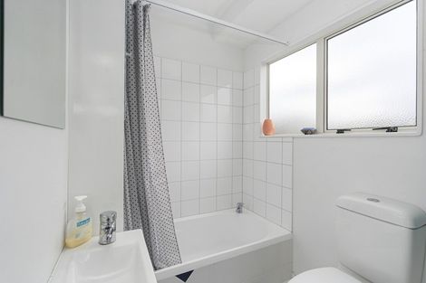 Photo of property in 5 Lorna Irene Drive, Raumati South, Paraparaumu, 5032