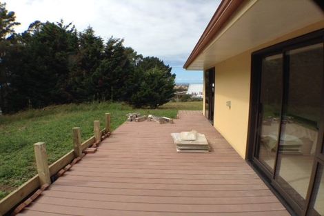 Photo of property in 1121a Whangaparaoa Road, Tindalls Beach, Whangaparaoa, 0930