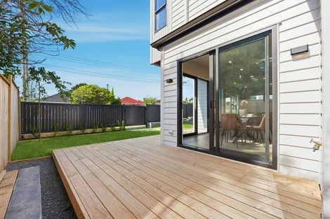 Photo of property in 141a Seabrook Avenue, New Lynn, Auckland, 0600