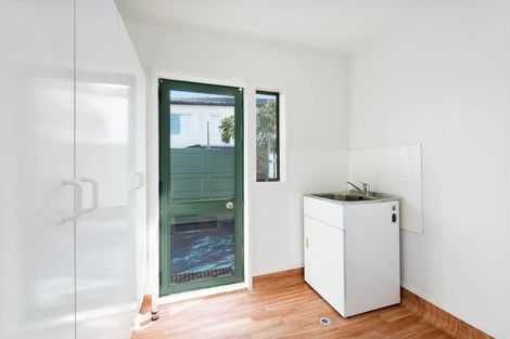 Photo of property in 3 Spargo Road, Massey, Auckland, 0614