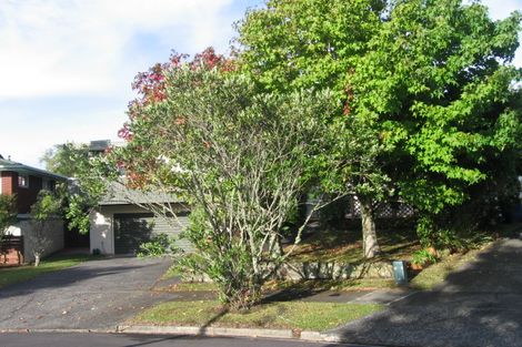Photo of property in 4 Chatswood Grove, Chatswood, Auckland, 0626