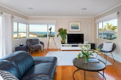 Photo of property in 2/35 Kowhai Road, Mairangi Bay, Auckland, 0630