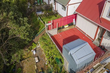 Photo of property in 19 Hollydale Grove, Churton Park, Wellington, 6037