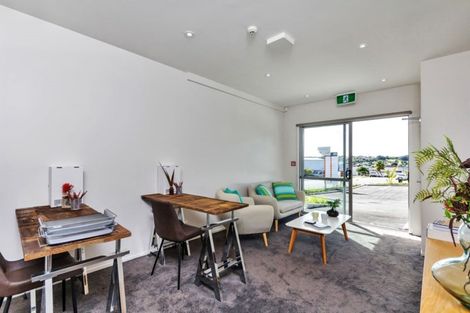 Photo of property in 15 Glenelg Road, Red Beach, 0932