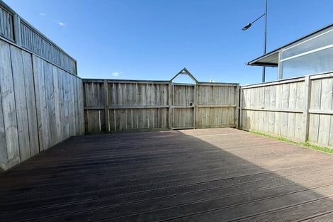Photo of property in 17 Kaha Road, Takanini, 2110