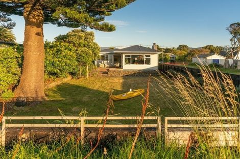 Photo of property in 59 Manly Street, Paraparaumu Beach, Paraparaumu, 5032