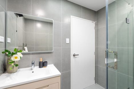 Photo of property in 6/2 Flaunty Place, West Harbour, Auckland, 0618