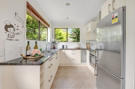 Photo of property in 30 Ransom Smyth Drive, Goodwood Heights, Auckland, 2105