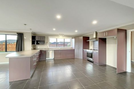 Photo of property in 14 Chestnut Close, Kelvin Grove, Palmerston North, 4414