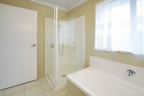 Photo of property in 8 Parkinson Place, Woodend, 7610