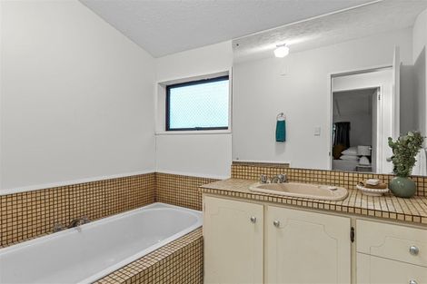 Photo of property in 1/10 Rembrandt Place, Burnside, Christchurch, 8053