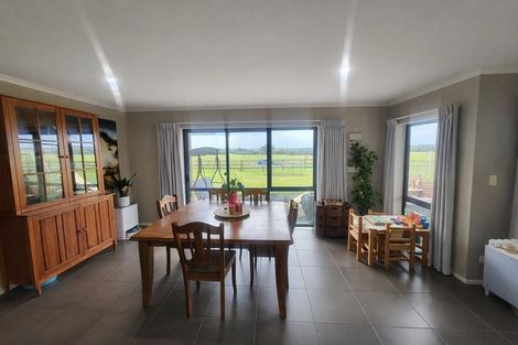 Photo of property in 54 Harvey Road, Waiuku, 2683