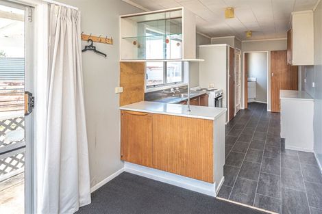 Photo of property in 112 Hinau Street, Castlecliff, Whanganui, 4501