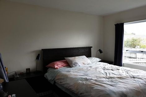 Photo of property in 33 Guadeloupe Crescent, Grenada Village, Wellington, 6037