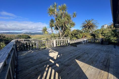 Photo of property in 24 Golf Road, Paraparaumu Beach, Paraparaumu, 5032