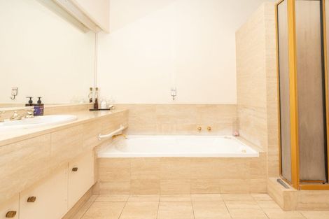 Photo of property in 145 Clarence Street, Hamilton Lake, Hamilton, 3204