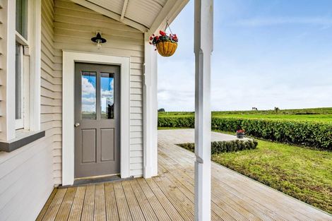 Photo of property in 5317 Mountain Road, Eltham, 4398