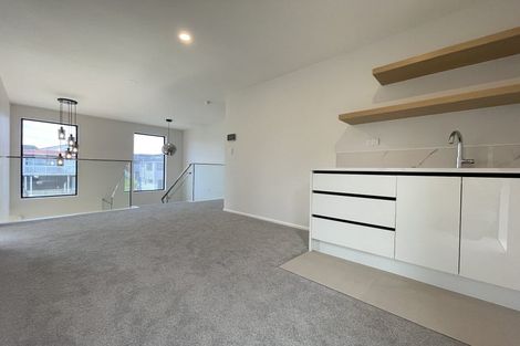 Photo of property in 6 Vanbrugh Place, Bucklands Beach, Auckland, 2014