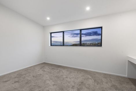 Photo of property in 21d Neal Avenue, Glenfield, Auckland, 0629