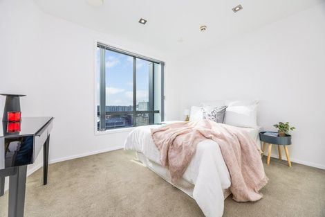 Photo of property in 6 Lancelot Road, Orewa, 0931