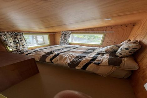 Photo of property in 51 Onewa Road, Northcote, Auckland, 0627