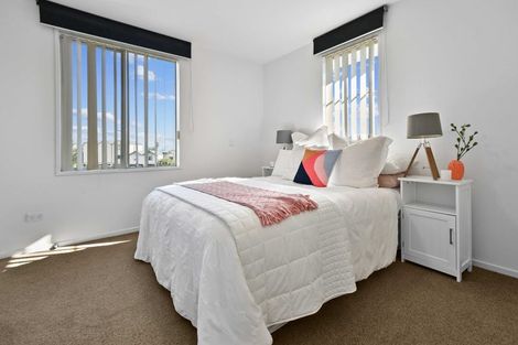 Photo of property in 5 Opito Way, East Tamaki, Auckland, 2013