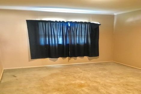 Photo of property in 39 Makora Road, Massey, Auckland, 0614