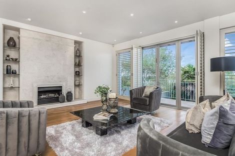 Photo of property in 20 Courtneys, West Harbour, Auckland, 0618