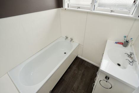 Photo of property in 28 Kaituna Street, Milson, Palmerston North, 4414