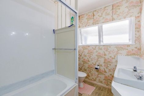 Photo of property in 2/36 Holland Road, Hillcrest, Auckland, 0627