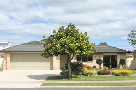 Photo of property in 82 Gravatt Road, Papamoa Beach, Papamoa, 3118