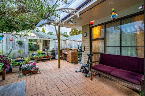 Photo of property in 1/7 Dalkeith Place, Opaheke, Papakura, 2113