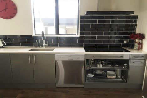 Photo of property in 2/1 Greers Road, Ilam, Christchurch, 8041