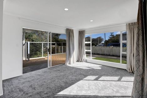 Photo of property in 18 George Street, Hawera, 4610