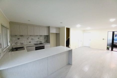 Photo of property in 19/8 Margan Avenue, New Lynn, Auckland, 0600