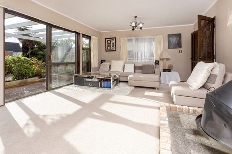 Photo of property in 134 Chelsea View Drive, Chatswood, Auckland, 0626