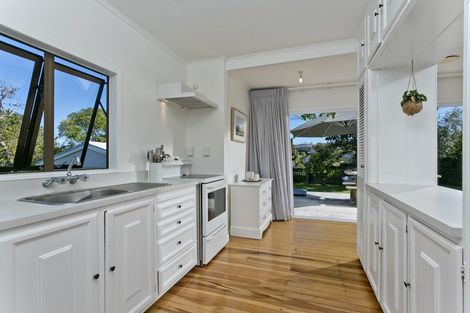 Photo of property in 2/949 Beach Road, Torbay, Auckland, 0630