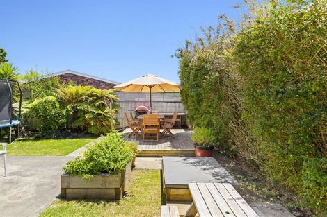 Photo of property in 2/111 Taikata Road, Te Atatu Peninsula, Auckland, 0610