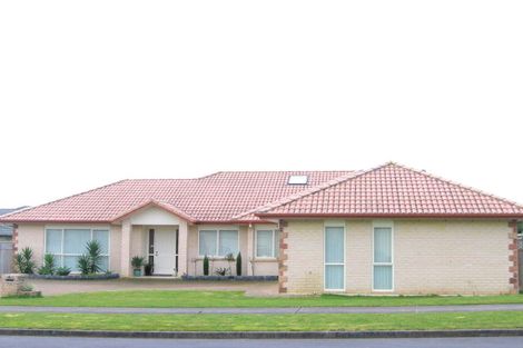 Photo of property in 27 Delmont Close, East Tamaki Heights, Auckland, 2016