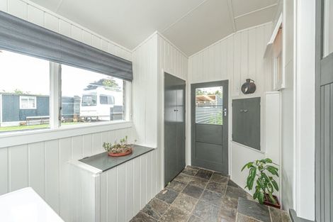 Photo of property in 18 Suther Street, Waverley, 4510