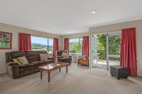 Photo of property in 9 Hampton Hill Road, Tawa, Wellington, 5028