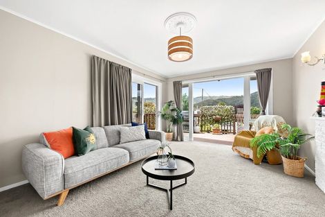 Photo of property in 67 Bird Grove, Stokes Valley, Lower Hutt, 5019