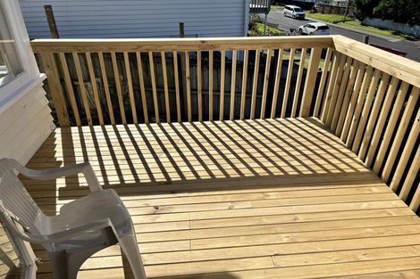 Photo of property in 48 Bruce Road, Glenfield, Auckland, 0629