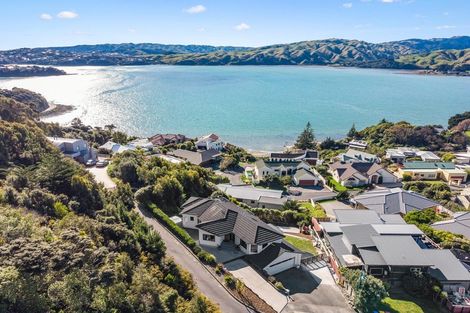 Photo of property in 12 The Topdeck, Whitby, Porirua, 5024