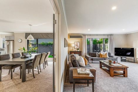 Photo of property in 87 Te Wharau Drive, Greenhithe, Auckland, 0632