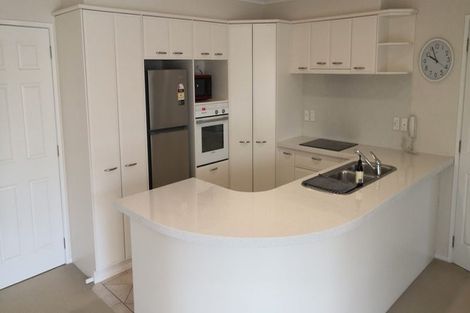 Photo of property in 10 Trovare Place, Golflands, Auckland, 2013