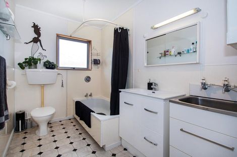 Photo of property in 13 Fifth Avenue, Avenues, Whangarei, 0110